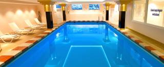 Innenpool im 4 Sterne Wellnesshotel MONDI Hotel Axams